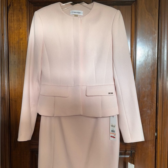 Calvin Klein Soft-Pink Suit - Picture 1 of 5